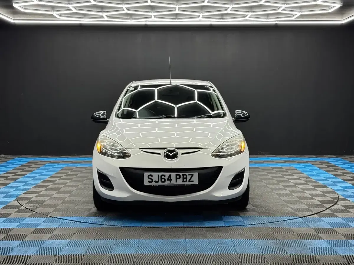 Used Mazda 2 Edition 2014 White Hatchback
