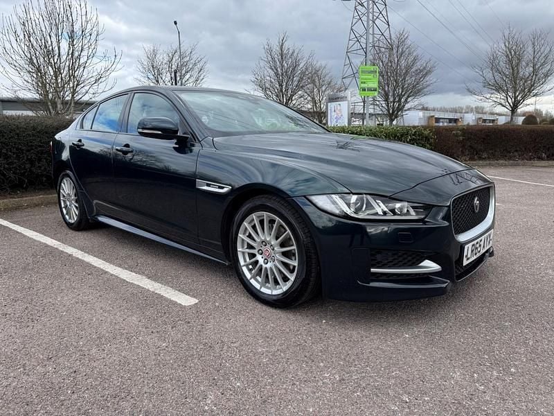 Green Used 2015 Jaguar XE R-Sport Sedan | £4,495 (A bit pricey) - Image 1/4