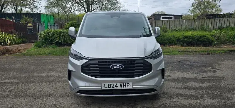 Używany Ford Transit Custom Limited 136 KM (100 kW) 2024 Srebrny Van
