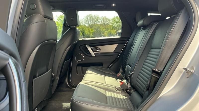 Second-hand Land Rover Discovery Sport HSE Dynamic 204 CP (150 kW) 2025 Argintiu SUV