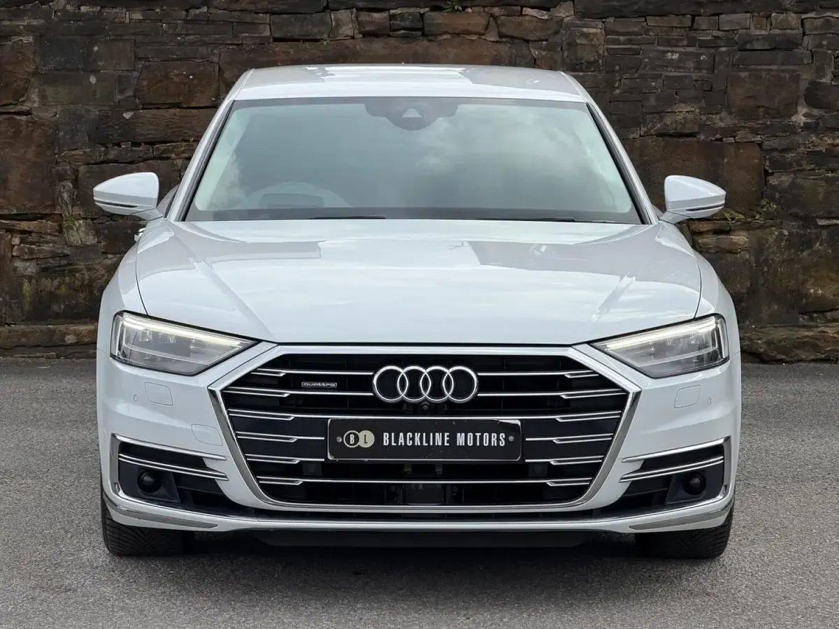 Used Audi A8 Advanced 340 HP (250 kW) 2018 White Sedan
