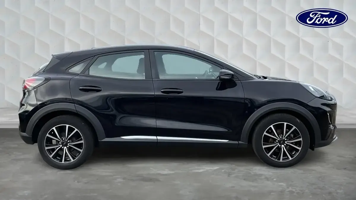 Begagnad Ford Puma Titanium 125 HK (91 kW) 2023 Svart SUV