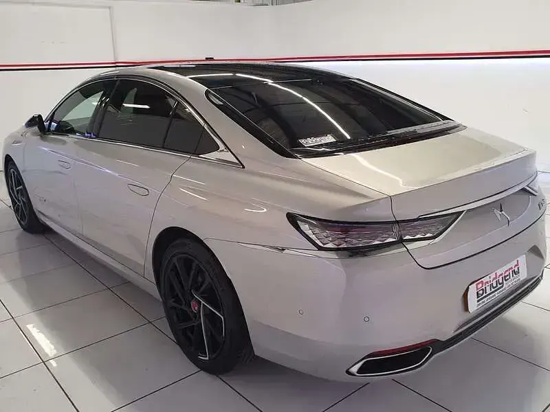 Used DS Automobiles DS9 Performance Line Plus 225 HP (165 kW) 2022 White Sedan