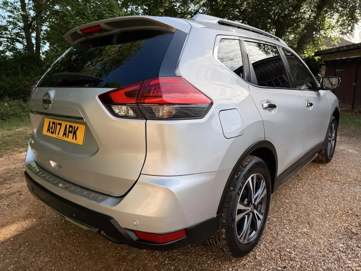 Used Nissan X-Trail N-Connecta 163 HP (119 kW) 2017 Silver SUV