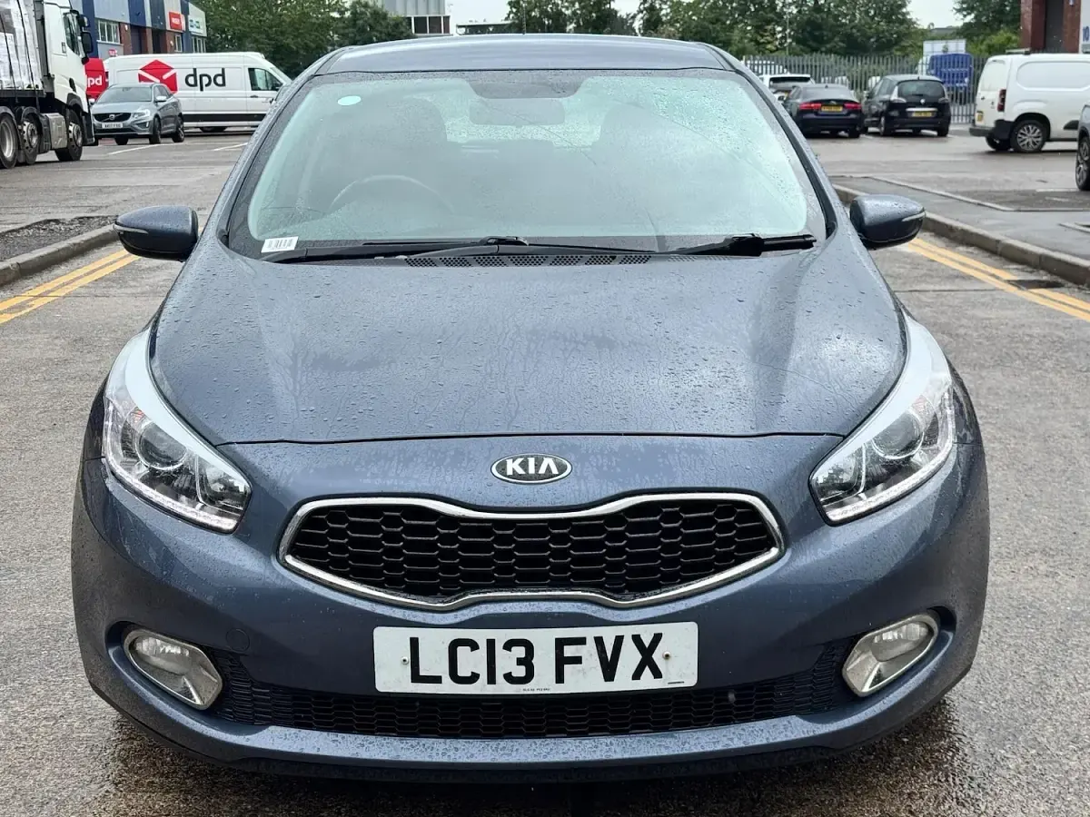 Used Kia Ceed 128 HP (94 kW) 2013 Blue Hatchback