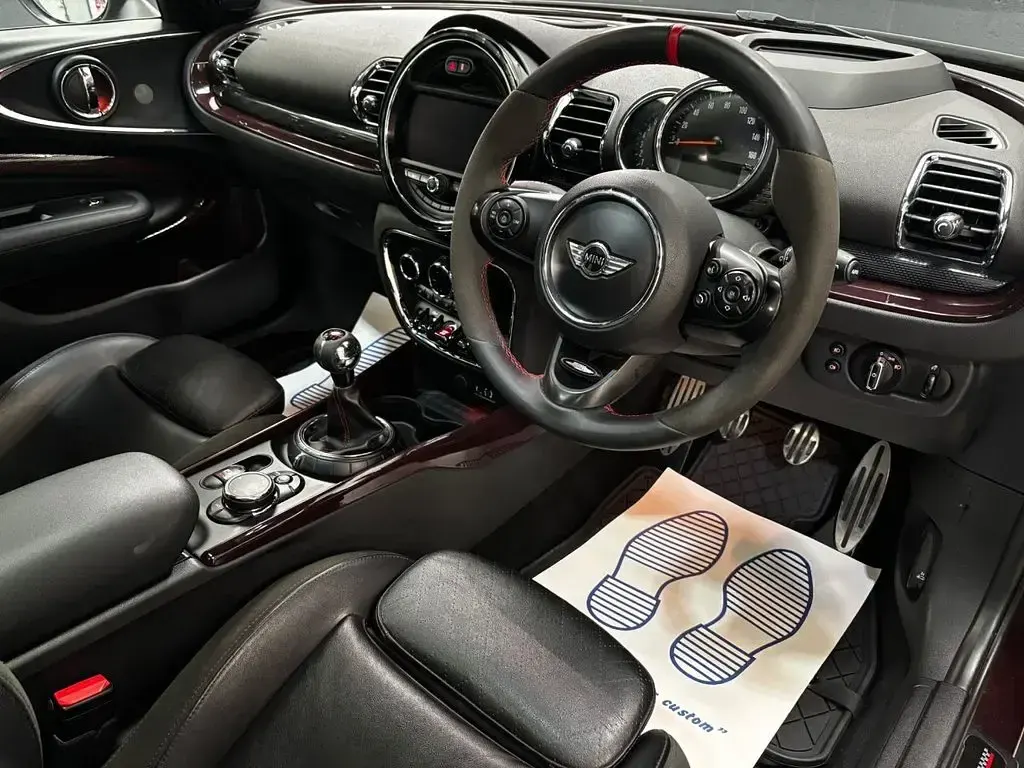 Used Mini Cooper Clubman 192 HP (141 kW) 2016 Maroon Estate