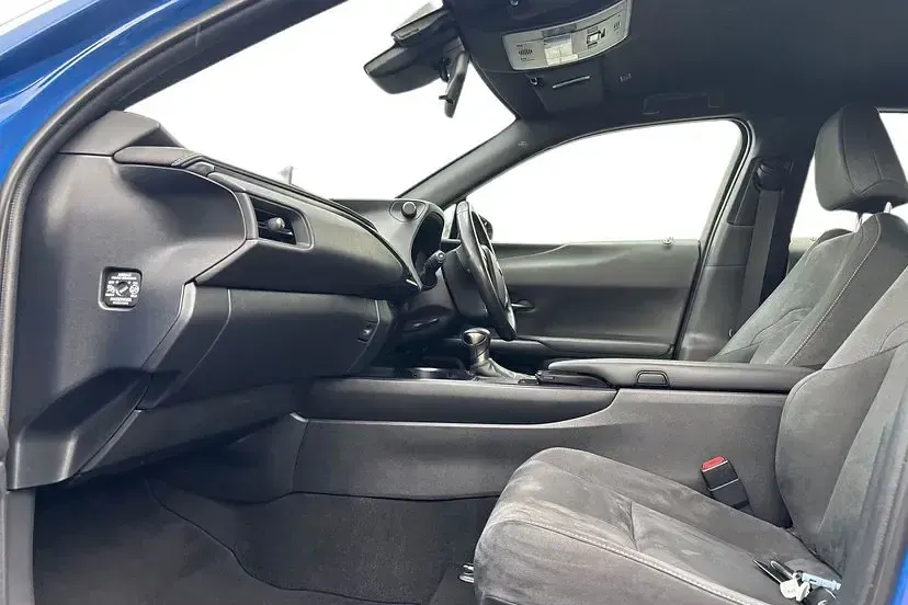 Used Lexus UX 181 HP (133 kW) 2020 Celestial blue SUV