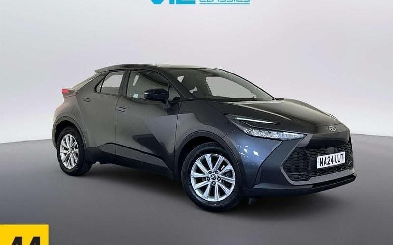 Used Toyota C-HR 140 HP (102 kW) 2026 SUV