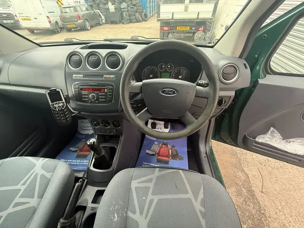 Used Ford Transit 90 HP (66 kW) 2010 Green Van
