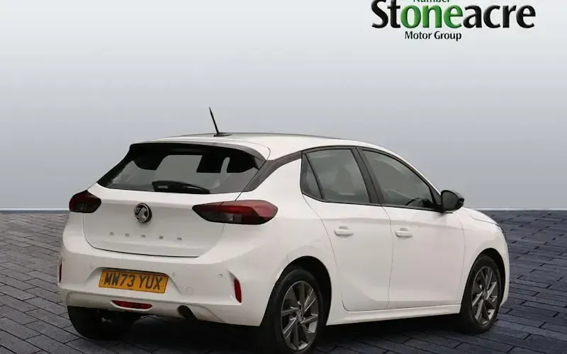 Used Vauxhall Corsa Design Edition 101 HP (74 kW) 2023 White Hatchback
