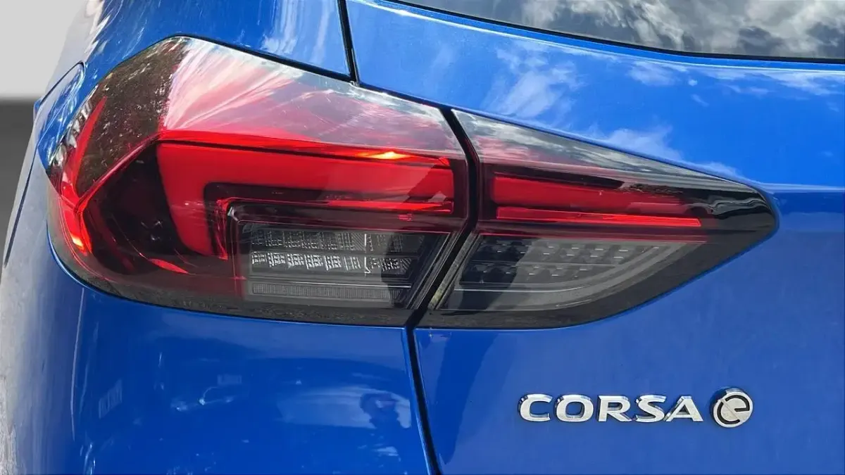 Used Vauxhall Corsa-e SRi 98 kW (134 HP) 2022 Blue Hatchback