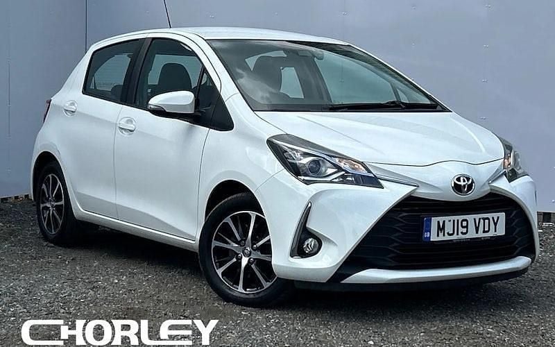 White Used 2019 Toyota Yaris Hatchback | £9,448 (Fair price) - Image 1/4