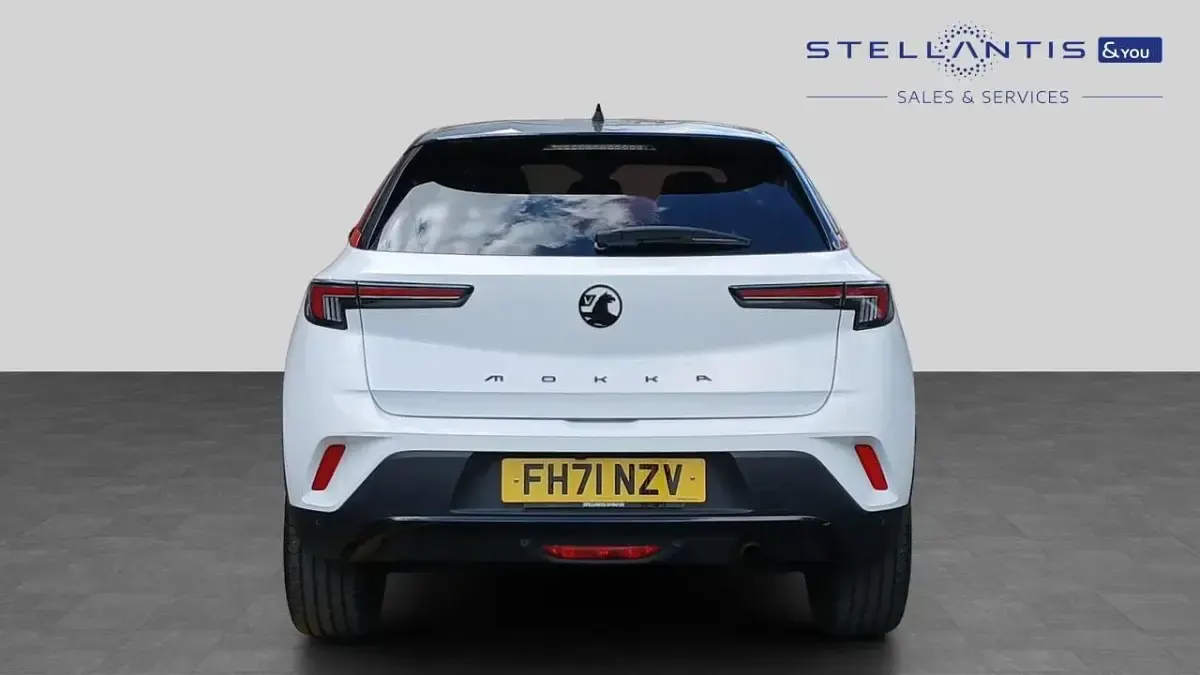 Used Vauxhall Mokka SRi 99 HP (72 kW) 2022 White SUV