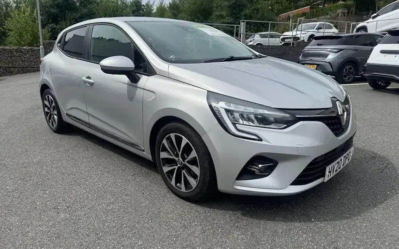 Used Renault Clio Iconic 101 HP (74 kW) 2019 Hatchback