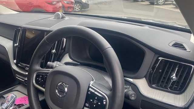 Usado Volvo XC60 Ultra 250 HP (183 kW) 2025 Azul SUV