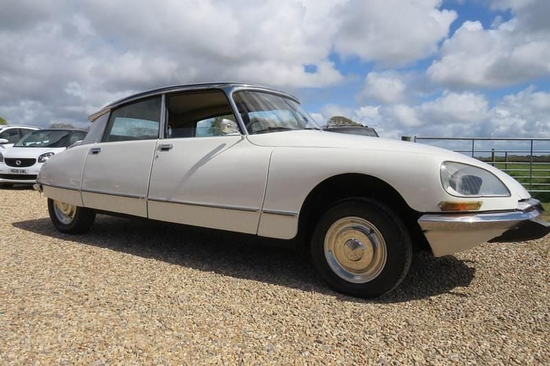 Used Citroën DS 115 HP (84 kW) 1973 White Sedan