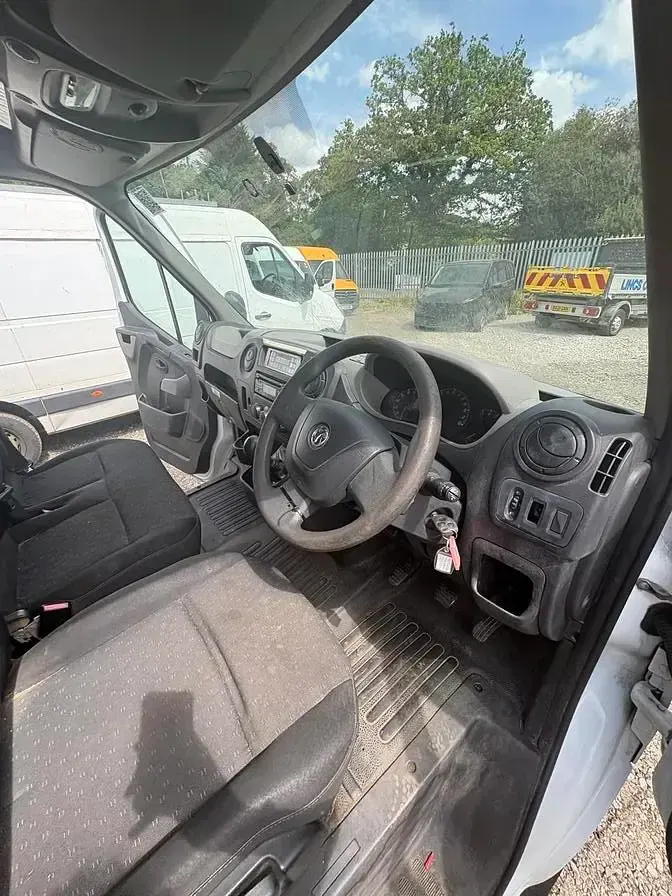 Used Vauxhall Movano 130 HP (95 kW) 2018 White MPV