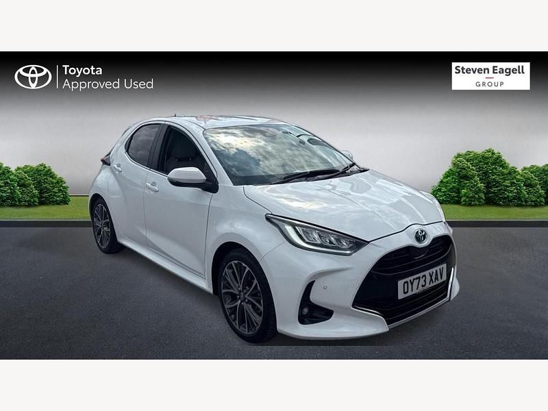 White Used 2023 Toyota Yaris Hybrid Hatchback | £20,256 (Expensive) - Image 1/3