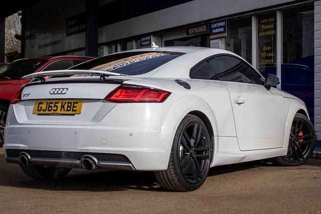 Begagnad Audi TT S-Line 230 HK (169 kW) 2015 Vit Sportkupé