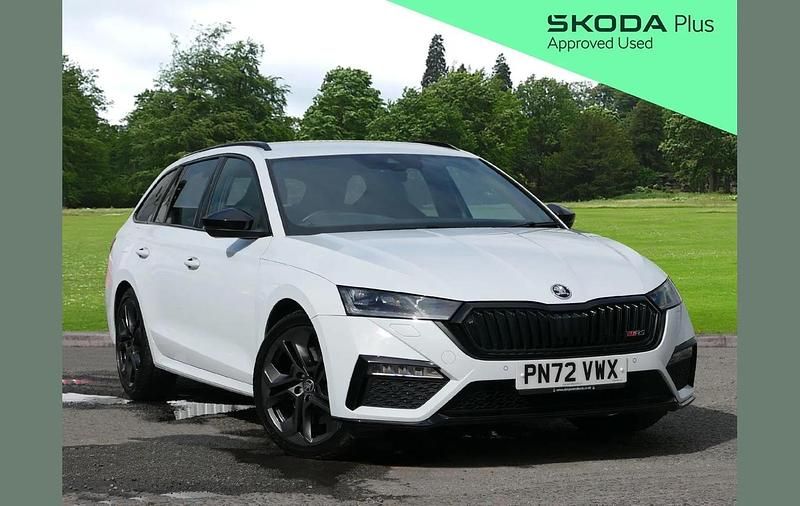 White Used 2023 Skoda Octavia vRS Estate | £27,195 (Expensive) - Image 1/4