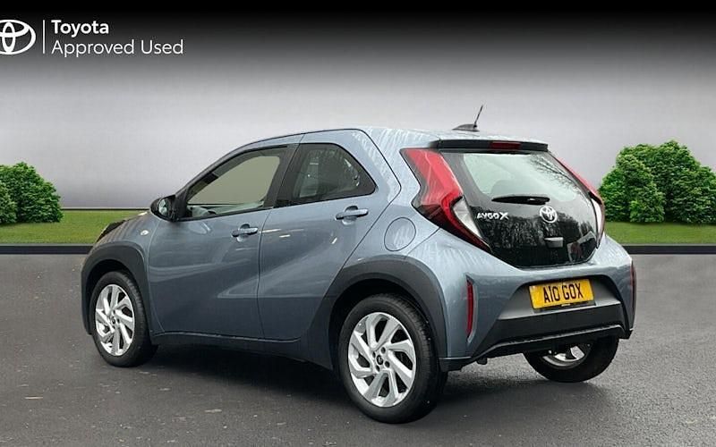 Used Toyota Aygo X PURE 72 HP (52 kW) 2025 Persian salt SUV