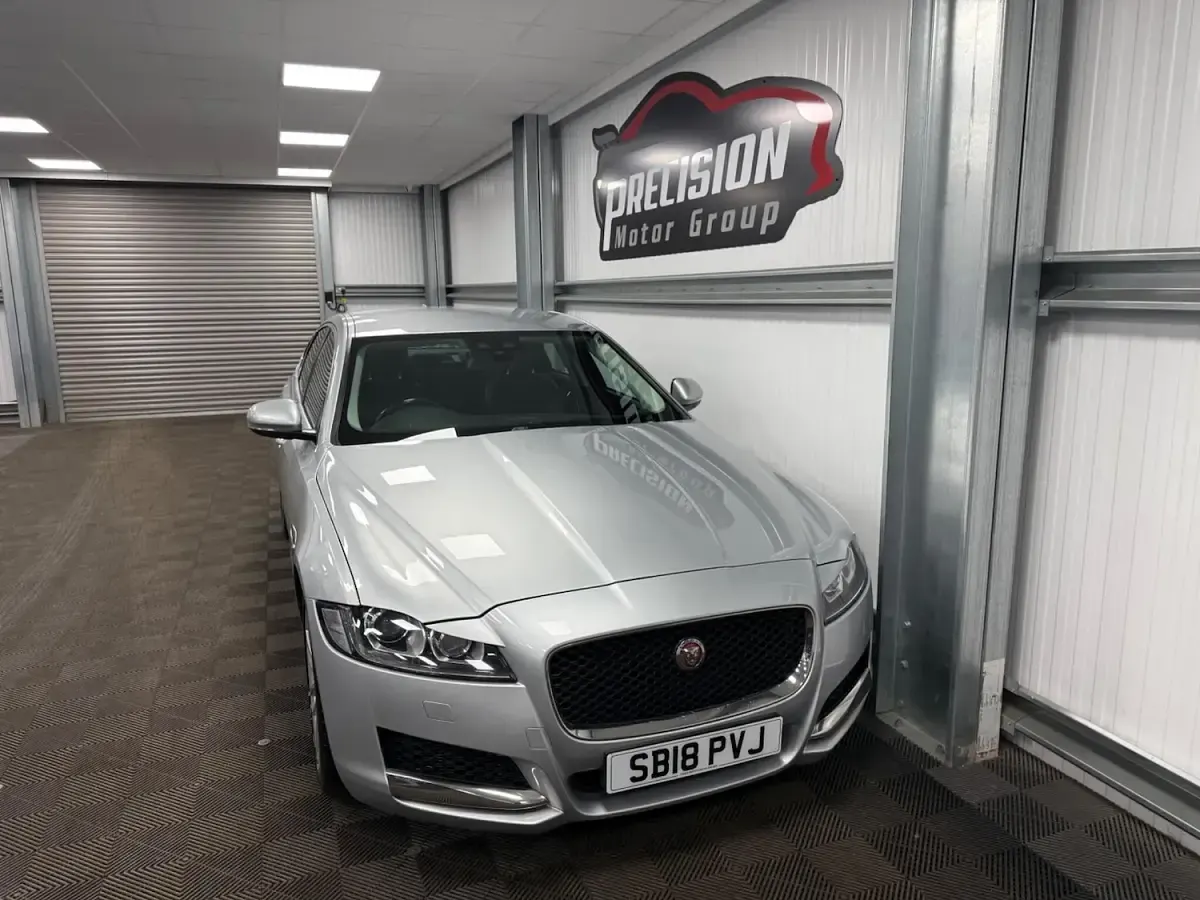 Used Jaguar XF Prestige 180 HP (132 kW) 2018 Silver Sedan