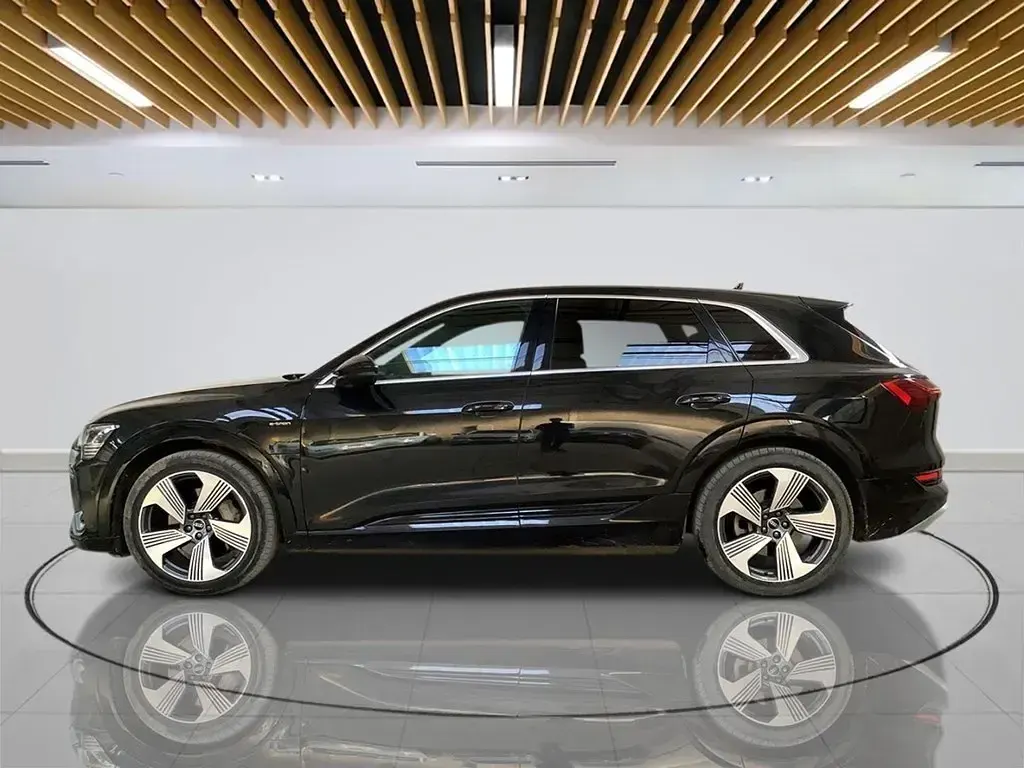 Usado Audi e-tron S-Line 300 kW (408 CV) 2020 Negro SUV