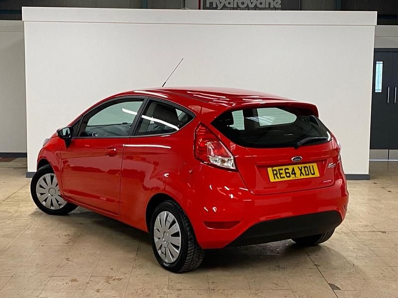 Used Ford Fiesta Style 82 HP (60 kW) 2014 Red Hatchback
