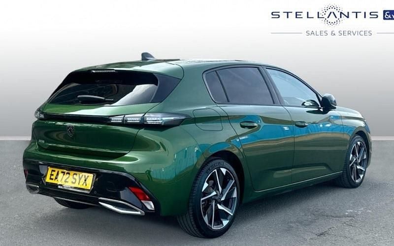 Used Peugeot 308 Allure Premium 131 HP (96 kW) 2023 Green Hatchback