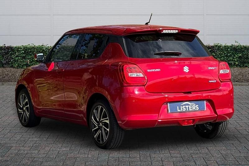 Usado Suzuki Swift SZ5 83 HP (61 kW) 2022 Vermelho Citadino