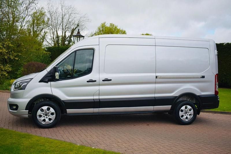 Usado Ford Transit Limited 165 HP (121 kW) 2024 Cinzento Van