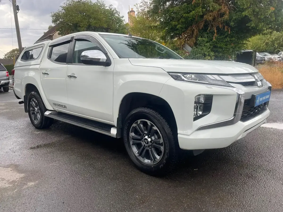 Used Mitsubishi L200 Warrior 150 HP (110 kW) 2019 White Pickup
