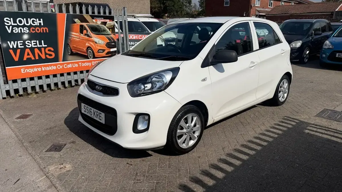 Used Kia Picanto Air 66 HP (48 kW) 2016 White Hatchback