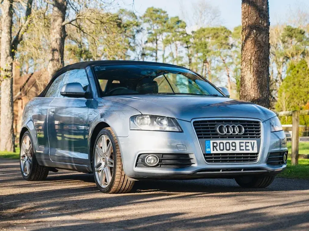Usado Audi Cabriolet S-Line 160 HP (117 kW) 2009 Prateado Cabrios