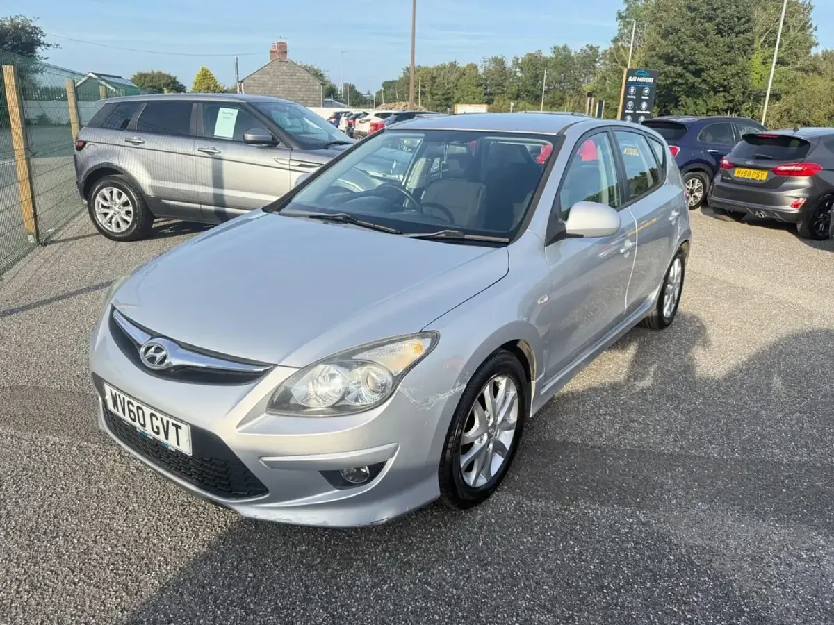 Used Hyundai i30 Comfort 108 HP (79 kW) 2010 Silver Hatchback