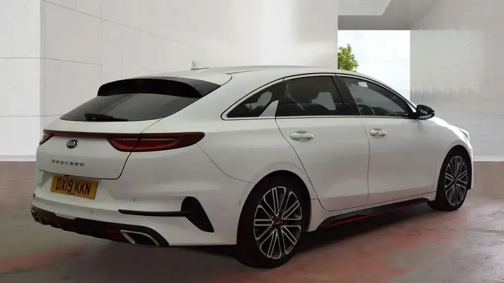 Used Kia ProCeed GT 2019 White Estate