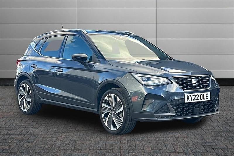 Magnetic tech grey with black roof Used 2022 Seat Arona FR Sport SUV | £15,900 (Fair price) - Image 1/3