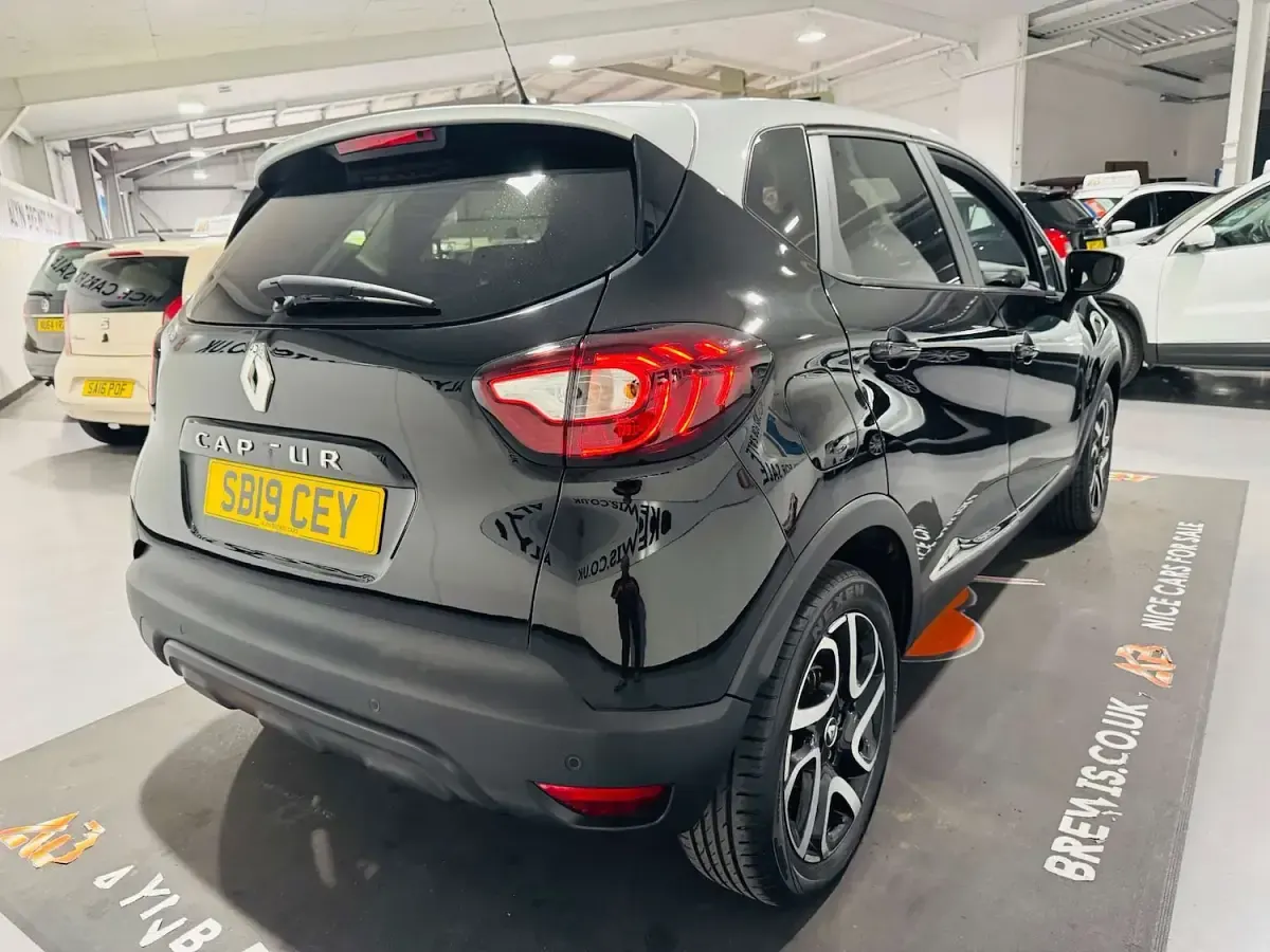 Used Renault Captur Iconic 128 HP (94 kW) 2019 Black and silver SUV