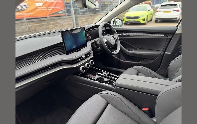 Used Skoda Superb SE L 150 HP (110 kW) 2025 Pure white Hatchback