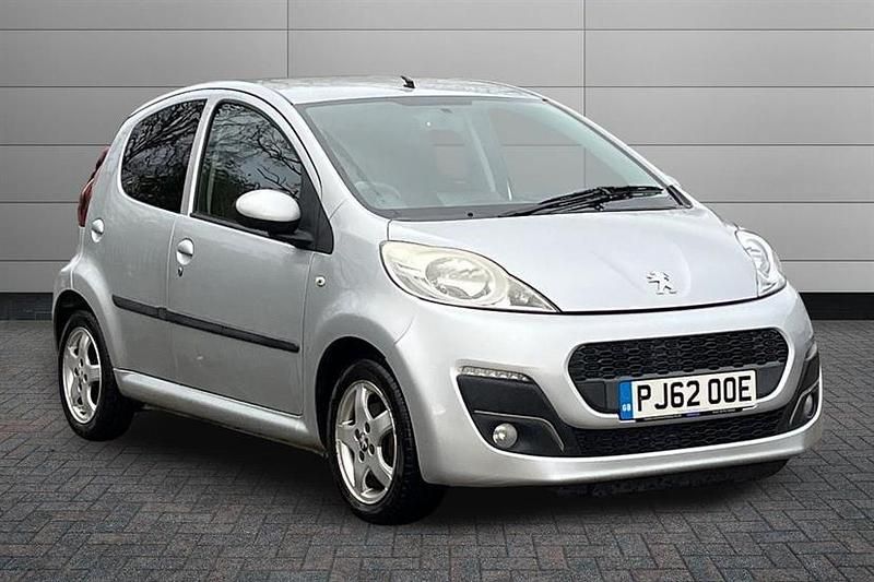 Used Peugeot 107 Allure 68 HP (50 kW) 2013 Silver Hatchback