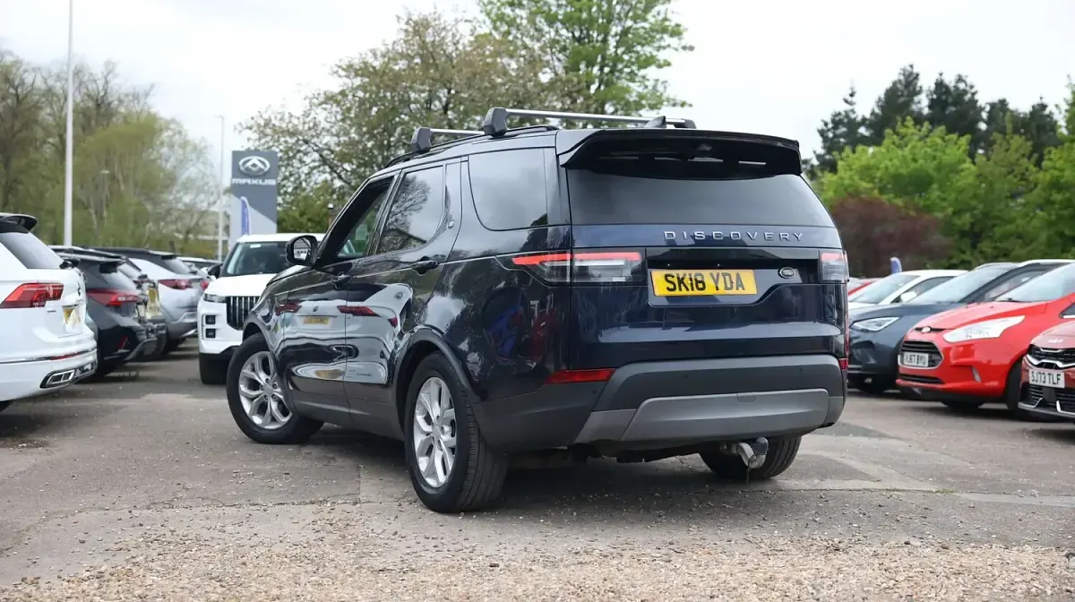 Used Land Rover Discovery SE 240 HP (176 kW) 2018 Blue SUV