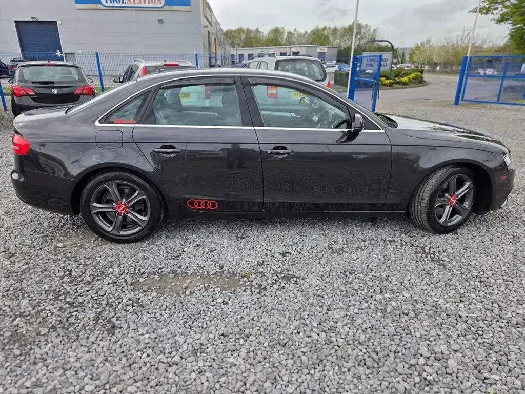 Begagnad Audi A4 Design 163 HK (119 kW) 2015 Grå Sedan