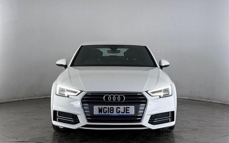 Used Audi A4 S-Line 150 HP (110 kW) 2018 White Sedan
