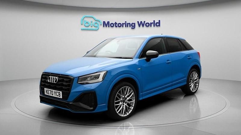 Used Audi Q2 Black Edition 150 HP (110 kW) 2020 Blue SUV