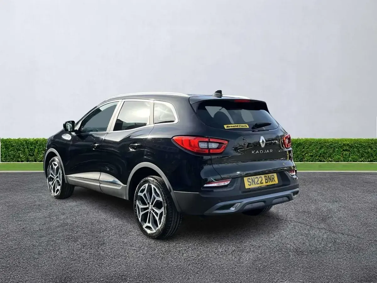 Gebraucht Renault Kadjar Techno 140 PS (102 kW) 2022 Schwarz SUV