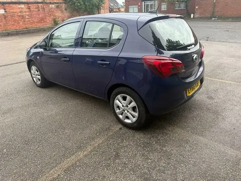 Used Vauxhall Corsa Design Edition 95 HP (69 kW) 2016 Blue Hatchback
