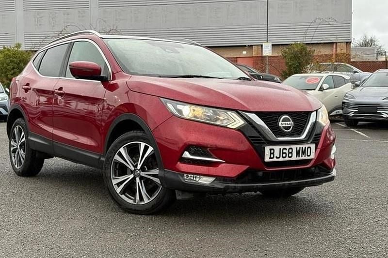 Red Used 2018 Nissan Qashqai N-Connecta SUV | £8,999 (Good price) - Image 1/1