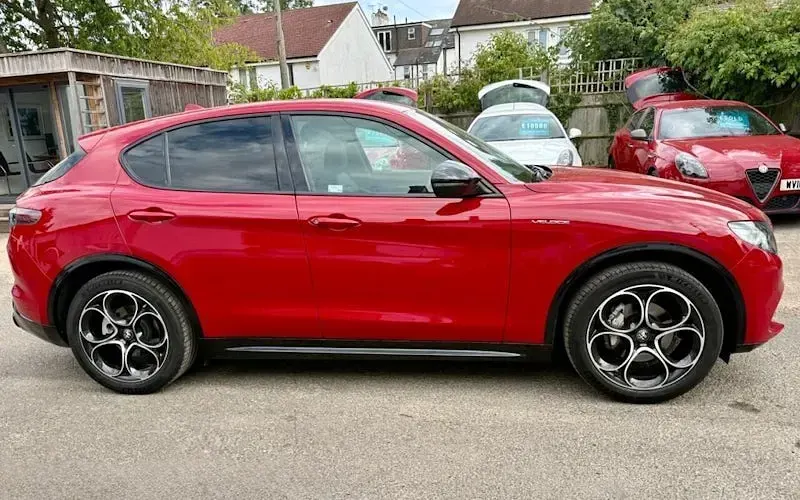 Used Alfa Romeo Stelvio Veloce 280 HP (205 kW) 2023 Red SUV