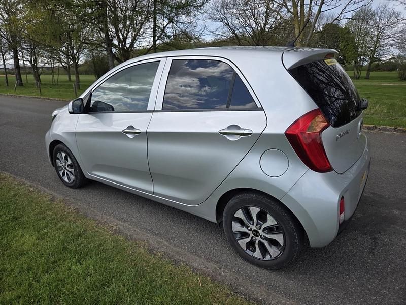 Used Kia Picanto 84 HP (61 kW) 2016 Silver Hatchback