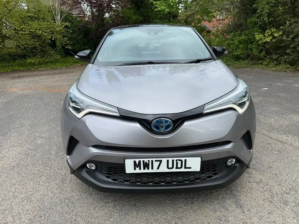 Second-hand Toyota C-HR 122 CP (89 kW) 2017 Argintiu SUV